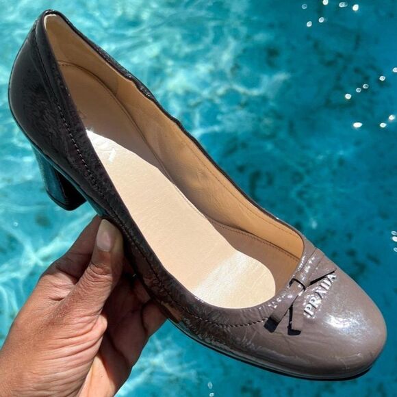 PRADA Brown Patent Leather Bow Block Heel Pumps Size IT37 - Picture 3 of 13